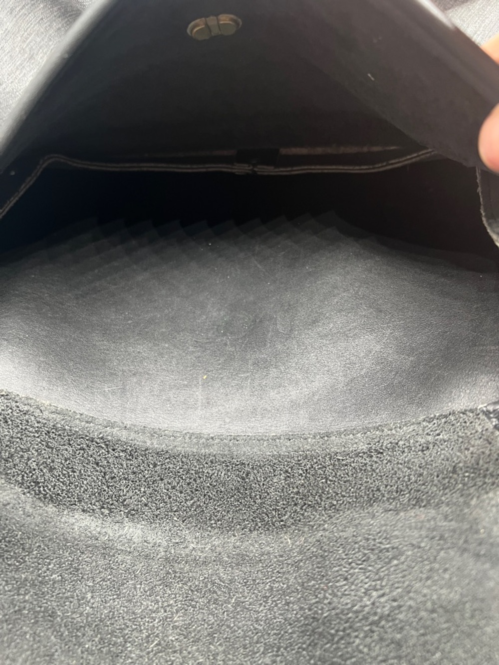 Coach Vintage Taft Black Leather Crossbody 9980 Bag with Brass-Tone Turn Lock - Picture 13 of 16